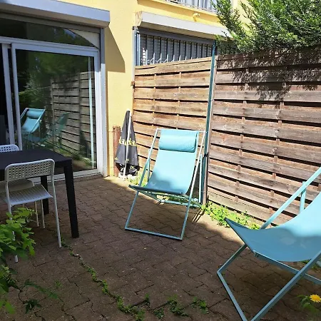 Cap City, Modeste Rez-de-jardin 500m Et Du Port *