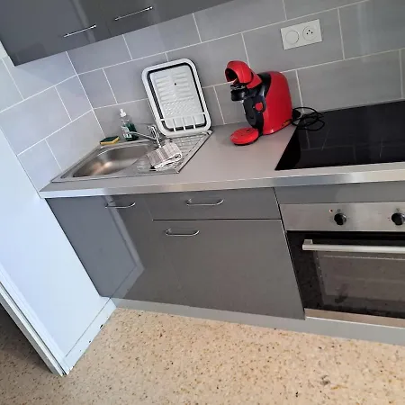 Cap City, Modeste Rez-de-jardin 500m Et Du Port