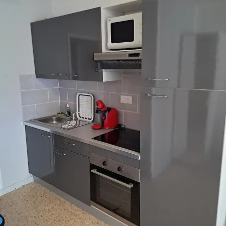 Cap City, Modeste Rez-de-jardin 500m Et Du Port