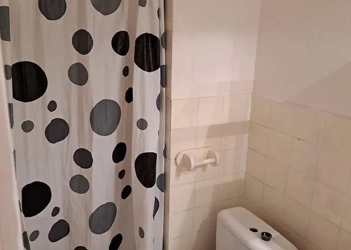 Cap City, Modeste Rez-de-jardin 500m Et Du Port *