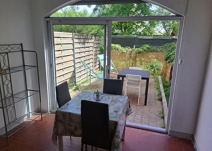 Cap City, Modeste Rez-de-jardin 500m Et Du Port Appartamento *