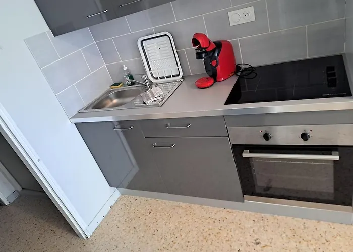 Cap City, Modeste Rez-de-jardin 500m Et Du Port