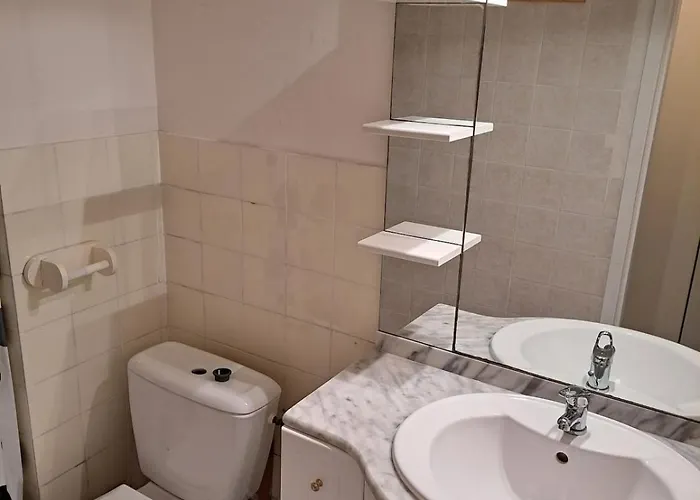 Cap City, Modeste Rez-de-jardin 500m Et Du Port *